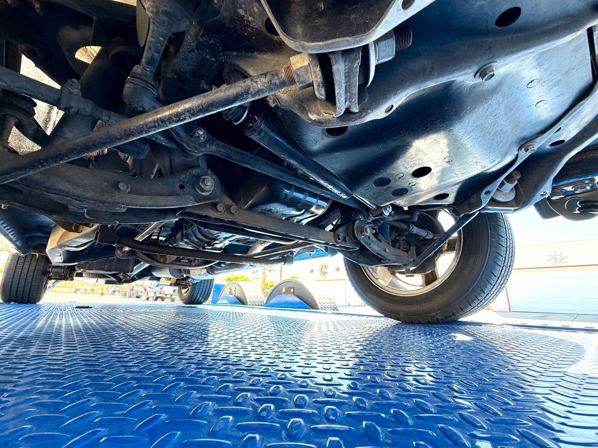 Toyota-tacoma-2wd-1992-white-14