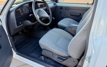 Toyota-tacoma-2wd-1992-white-16