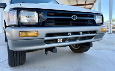 Toyota-tacoma-2wd-1992-white-3