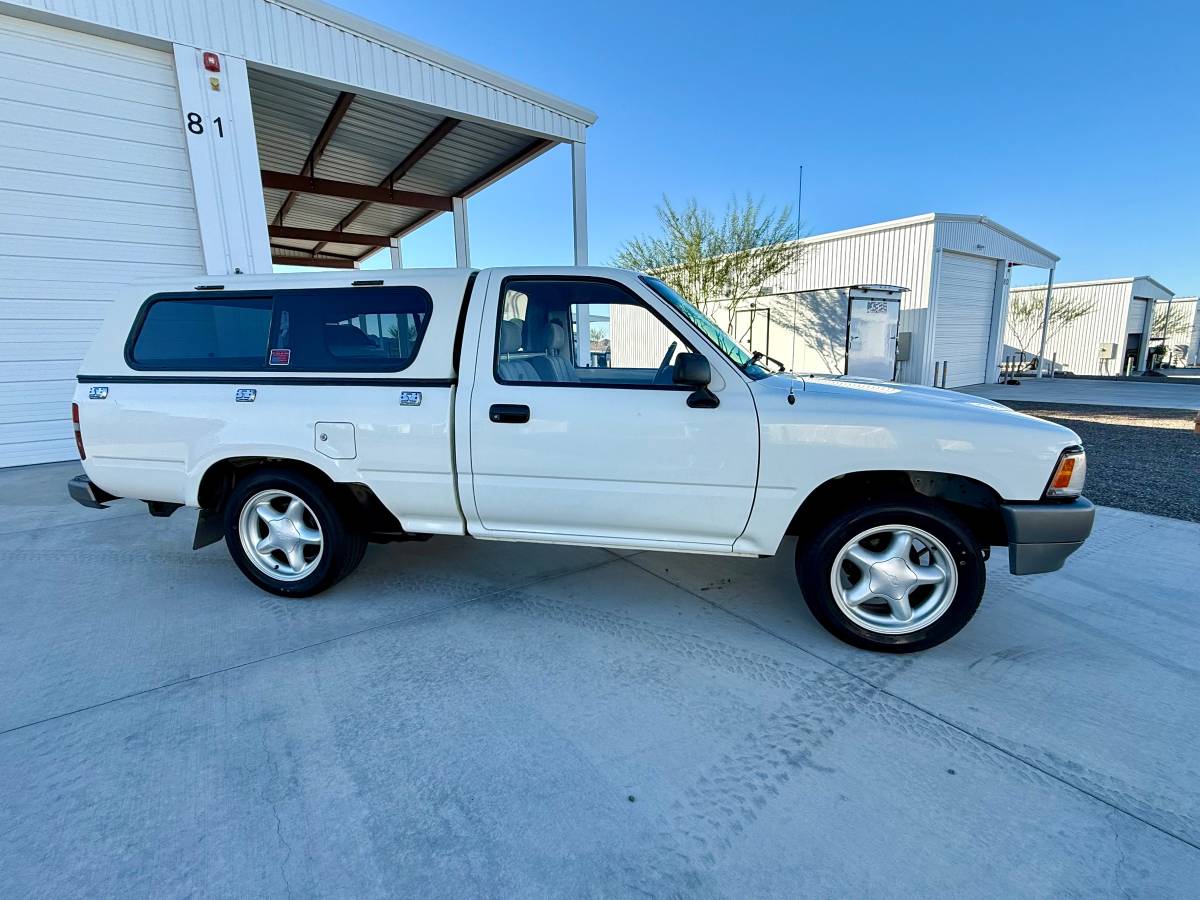 Toyota-tacoma-2wd-1992-white-5