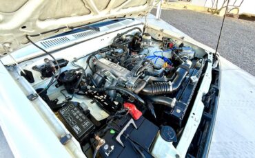 Toyota-tacoma-2wd-1992-white-9