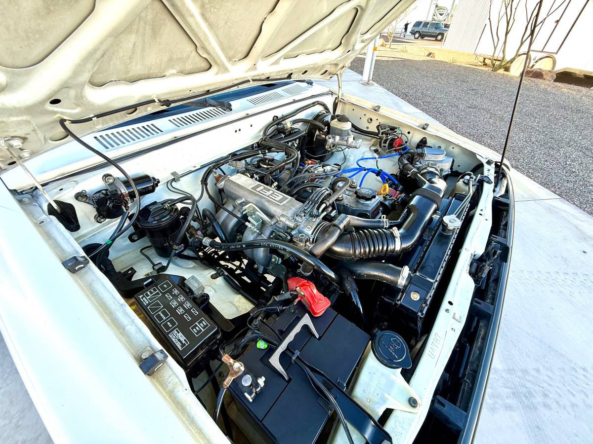 Toyota-tacoma-2wd-1992-white-9