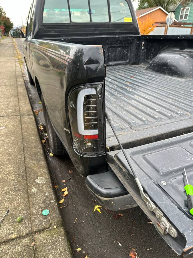 Toyota-tacoma-2wd-1995-black-2