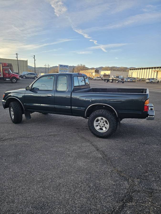 Toyota-tacoma-access-cab-1996-green-12