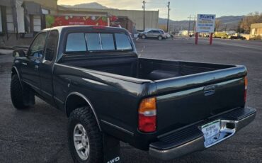 Toyota-tacoma-access-cab-1996-green-13