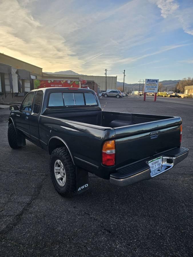 Toyota-tacoma-access-cab-1996-green-13