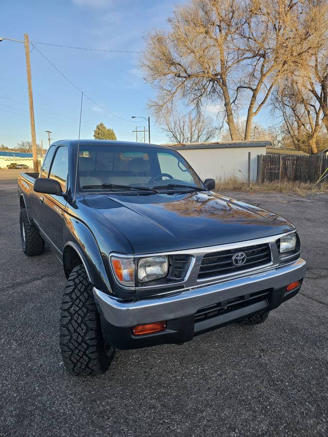 Toyota-tacoma-access-cab-1996-green-17