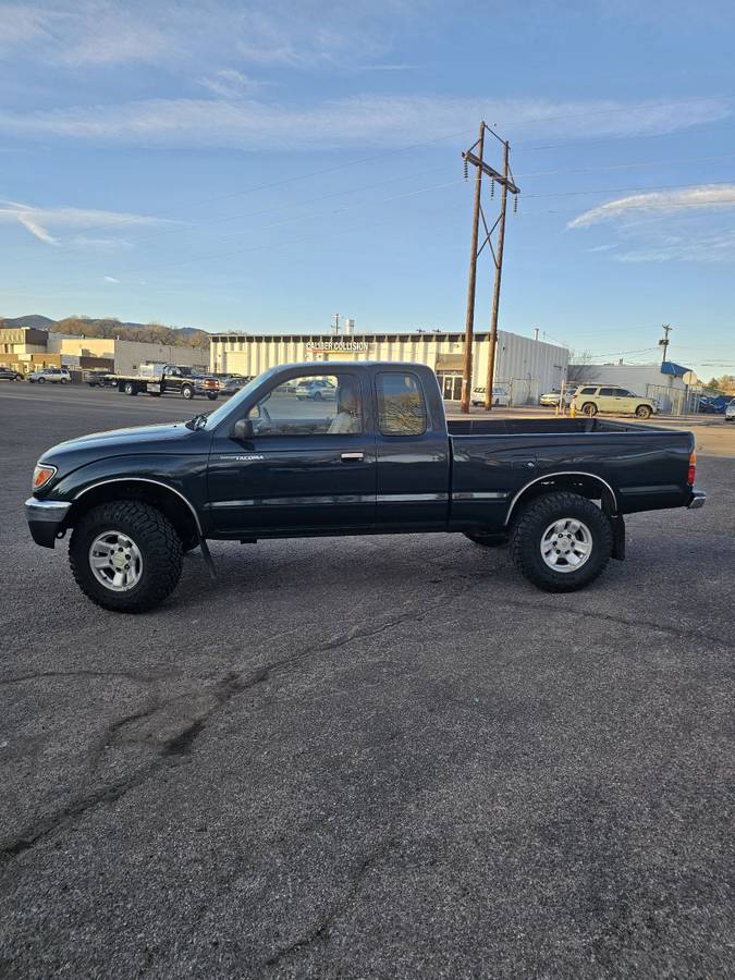 Toyota-tacoma-access-cab-1996-green-7