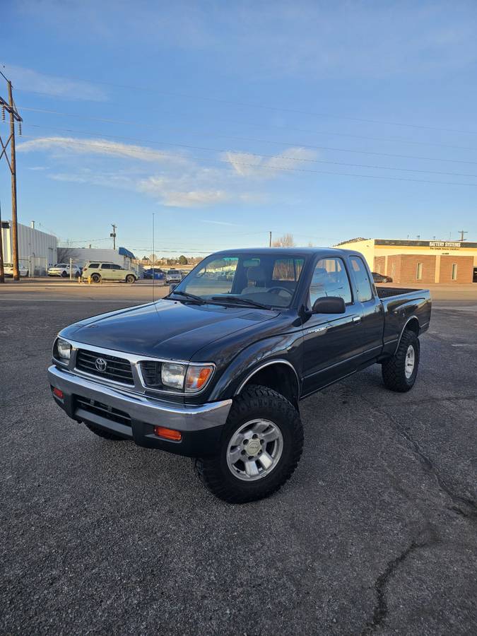 Toyota-tacoma-access-cab-1996-green-8