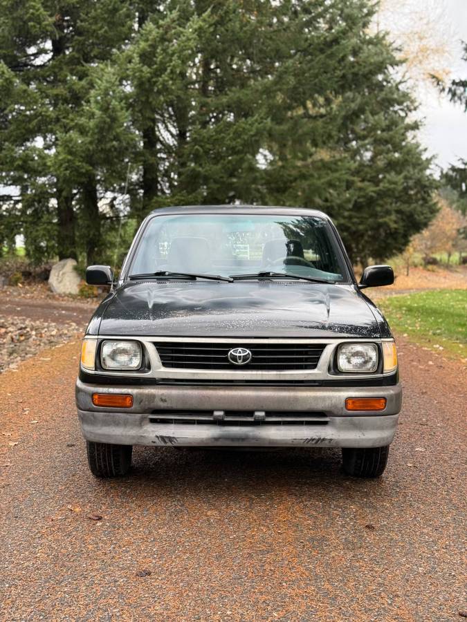 Toyota-tacoma-deluxe-1996-1