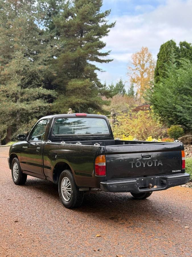 Toyota-tacoma-deluxe-1996-10