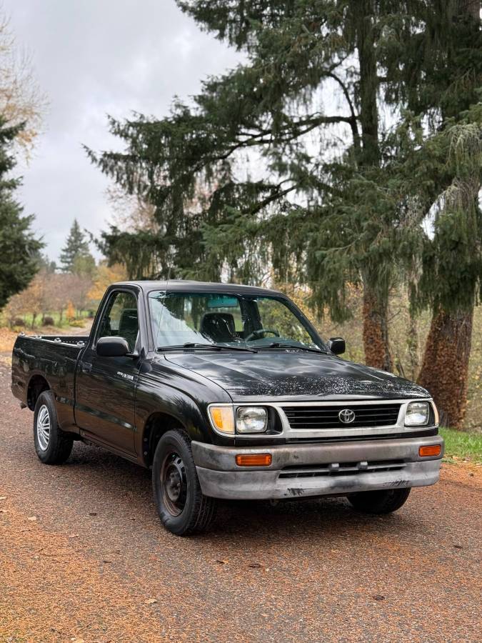 Toyota-tacoma-deluxe-1996-2