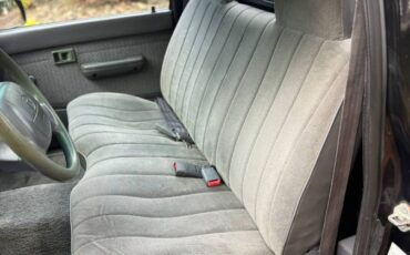 Toyota-tacoma-deluxe-1996-3