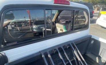 Toyota-tacoma-deluxe-1996-white-1