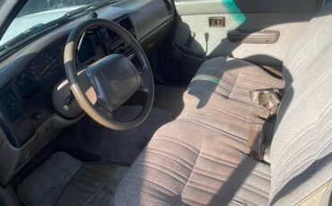 Toyota-tacoma-deluxe-1996-white-16