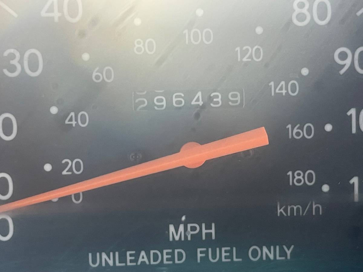 Toyota-tacoma-deluxe-1996-white-22