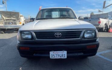 Toyota-tacoma-deluxe-1996-white-5