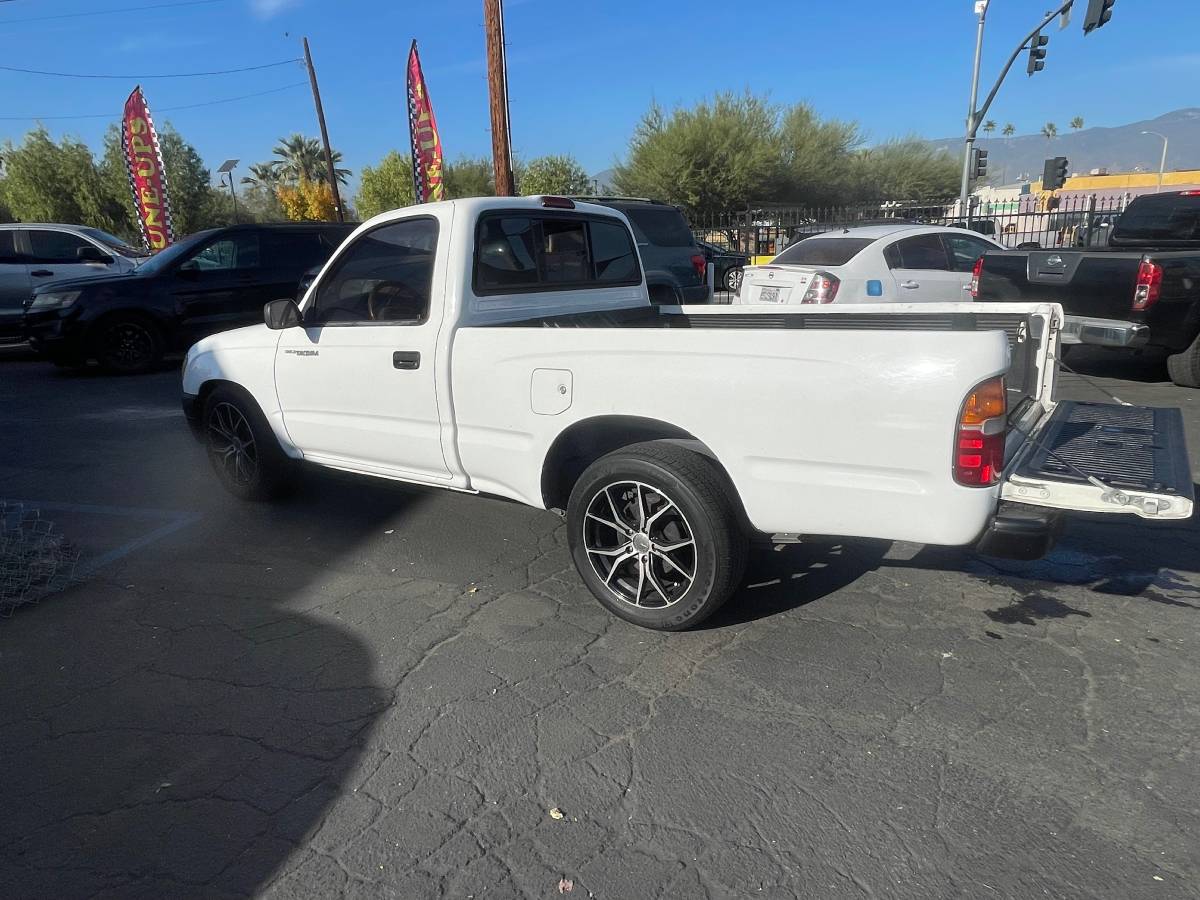 Toyota-tacoma-deluxe-1996-white-9