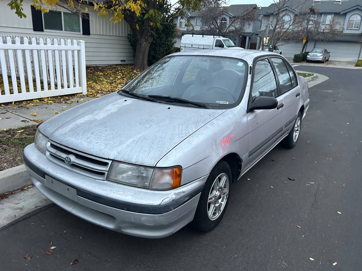 Toyota-tercel-1994-silver