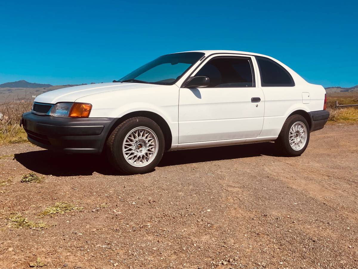 Toyota-tercel-1995-white