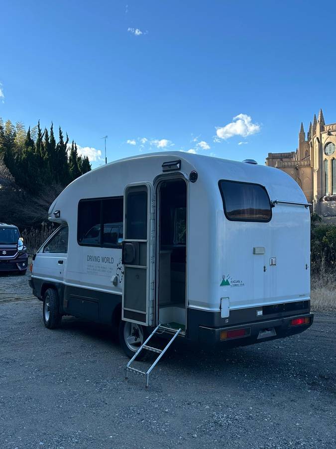 Toyota-townace-diesel-1991-white-12