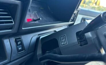 Toyota-townace-diesel-1991-white-15