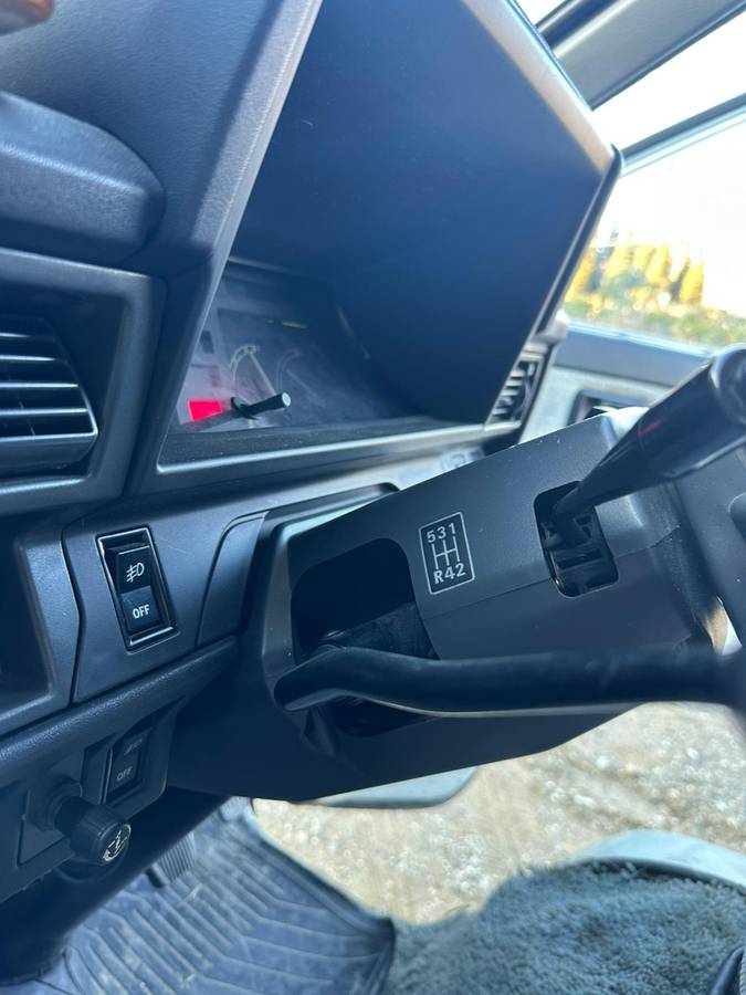 Toyota-townace-diesel-1991-white-15