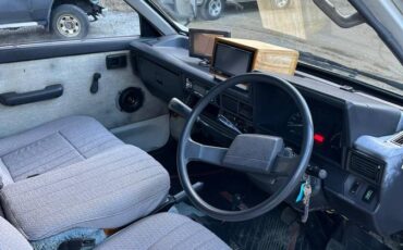 Toyota-townace-diesel-1991-white-16