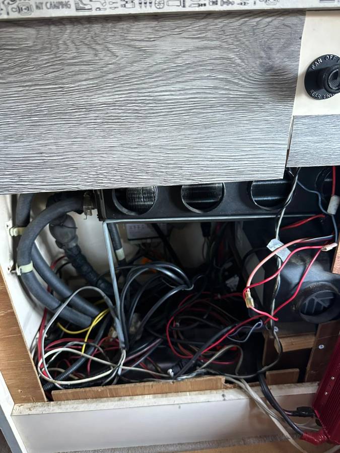 Toyota-townace-diesel-1991-white-17