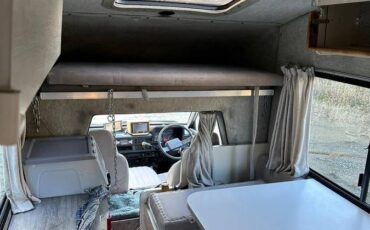 Toyota-townace-diesel-1991-white-18