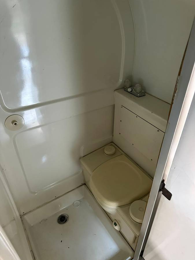 Toyota-townace-diesel-1991-white-19