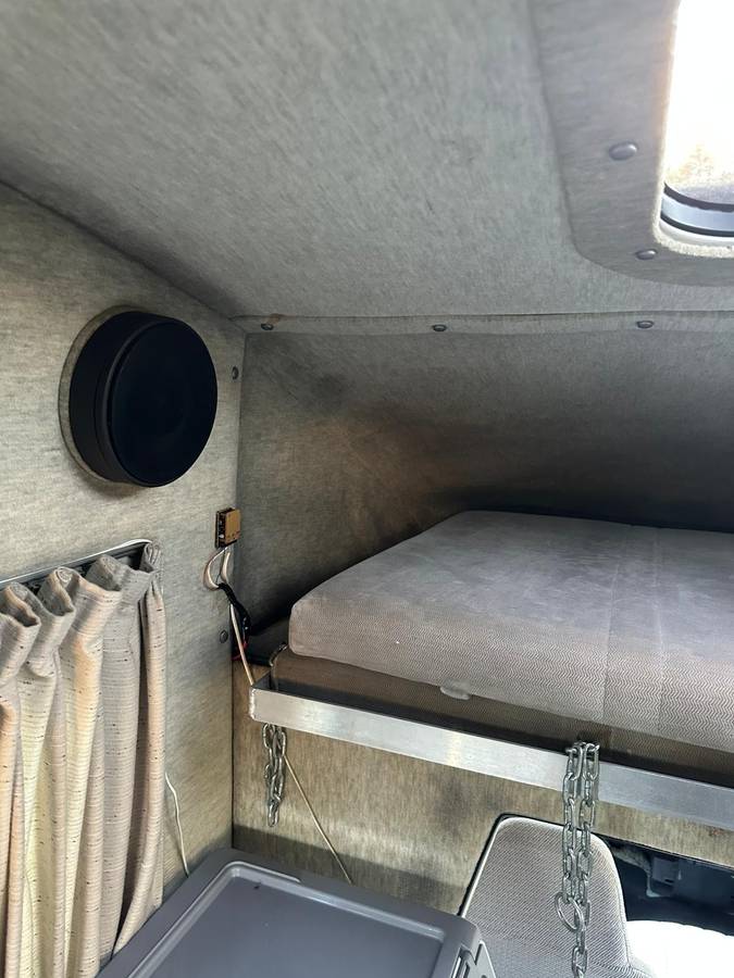 Toyota-townace-diesel-1991-white-2