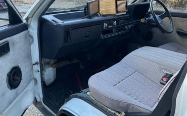 Toyota-townace-diesel-1991-white-21