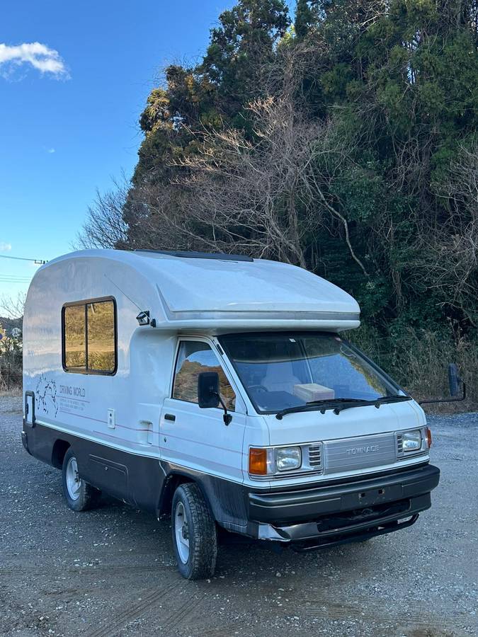 Toyota-townace-diesel-1991-white-5