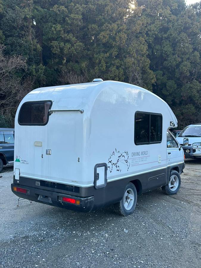 Toyota-townace-diesel-1991-white-6