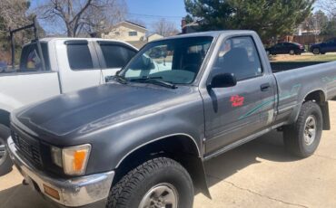 Toyota-truck-1991-grey-3