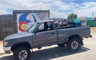 Toyota-truck-1991-grey-4