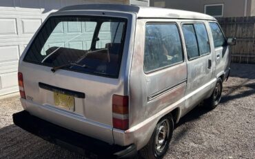 Toyota-van-1985-10