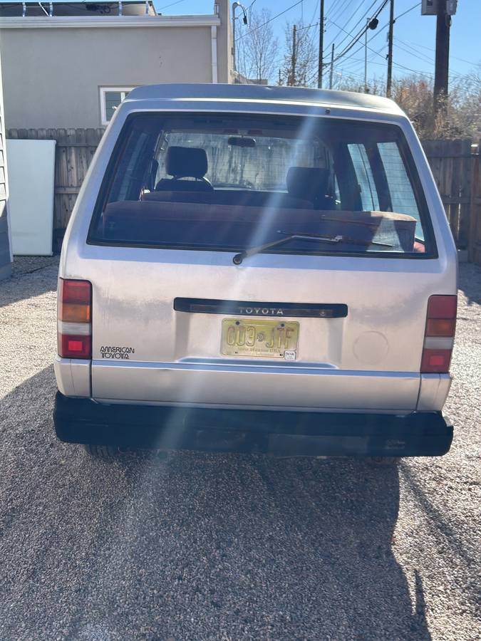 Toyota-van-1985-11