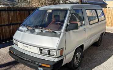 Toyota-van-1985