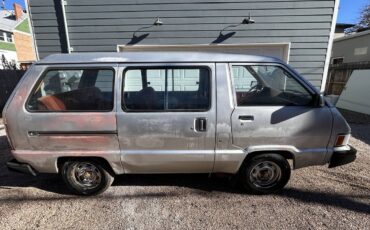 Toyota-van-1985-3