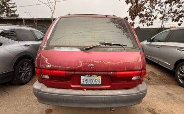 Toyota-van-1995-red-1