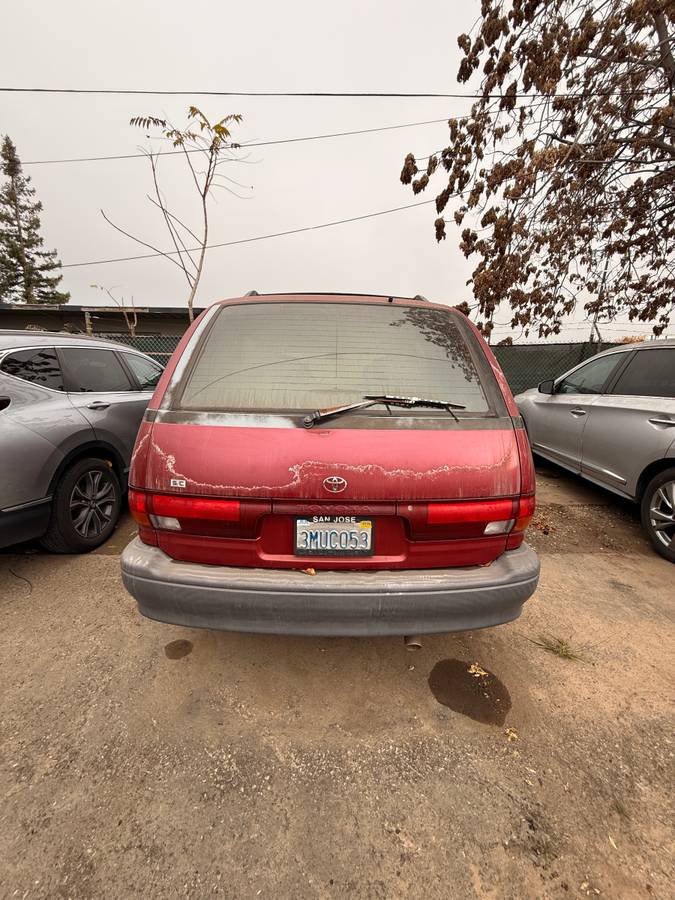 Toyota-van-1995-red-1