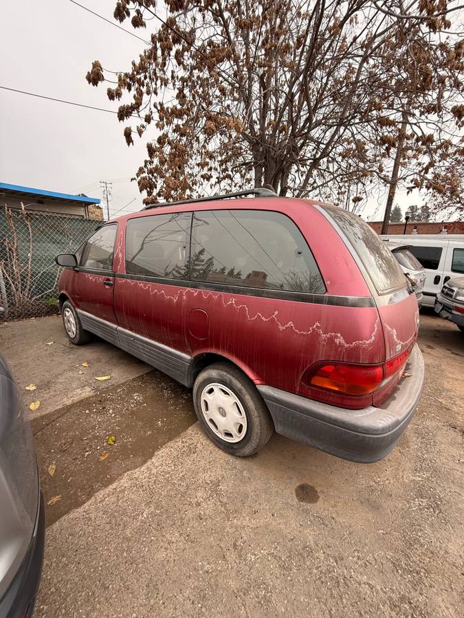 Toyota-van-1995-red-3