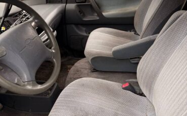 Toyota-van-1995-red-4