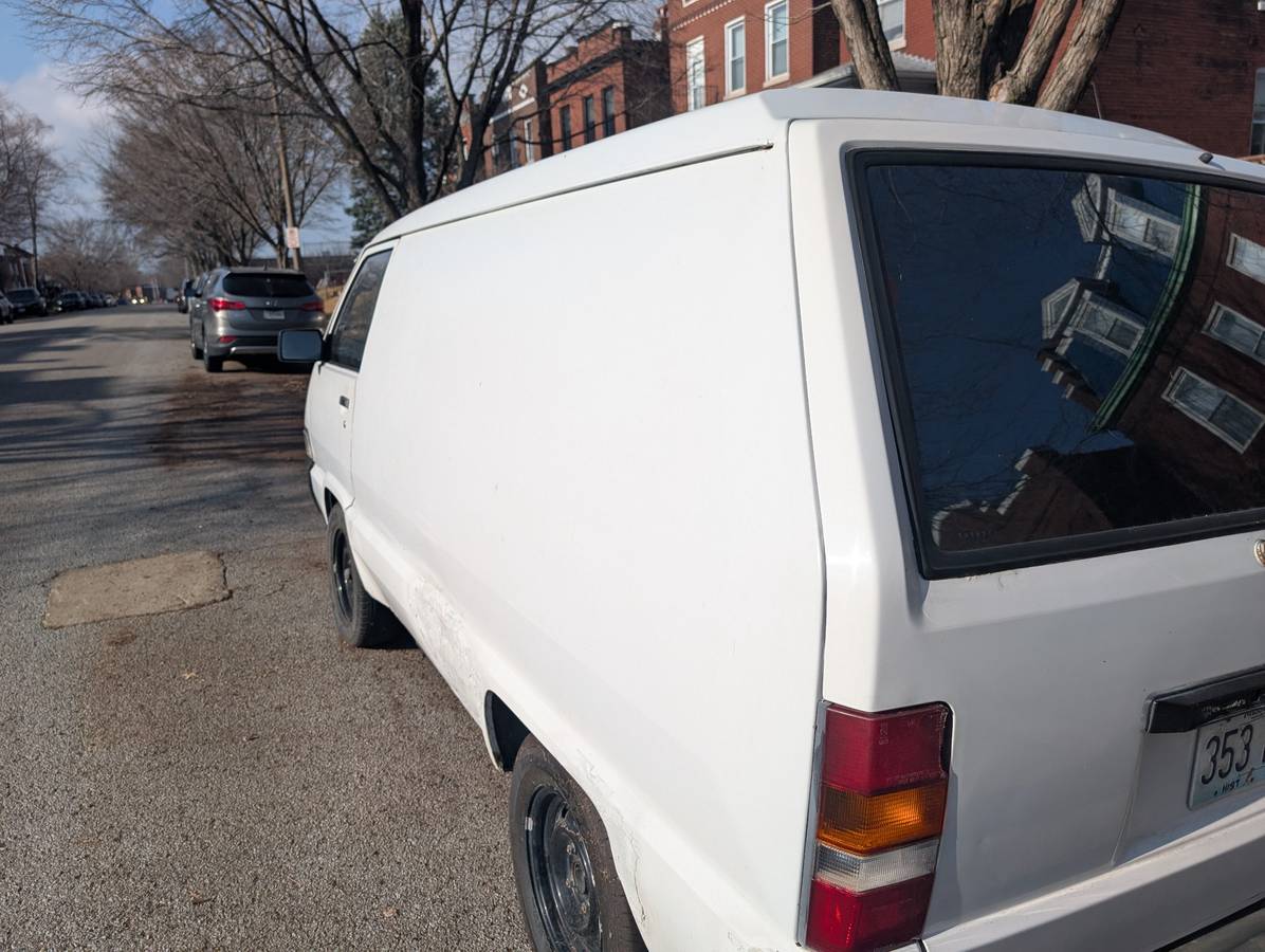 Toyota-van-wagon-1987-4