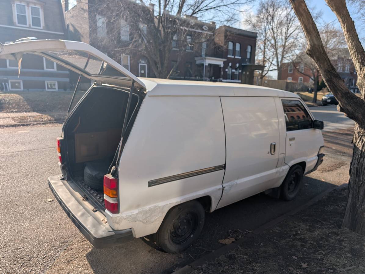 Toyota-van-wagon-1987