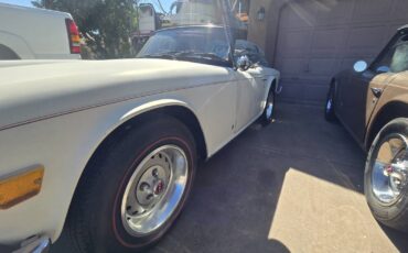 Trimuph-tr-6-1973-white-2