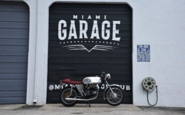 Triumph-Boneville-T140-1977-12