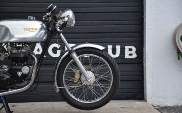 Triumph-Boneville-T140-1977-14